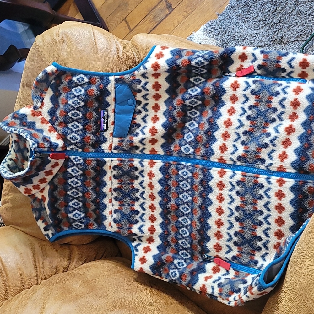 Patagonia synchilla full zip vest geometric print snap pocket